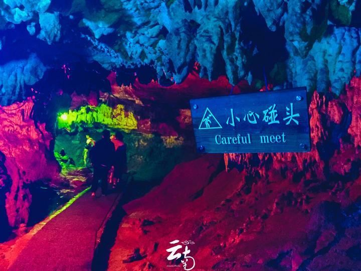 残疾男子摆摊拾荒16年捐出百万(六):在外面要么吃馍馍要么吃方便面,脚上的鞋十几块钱,衣服穿了12年,“朋友给我买的衣服我悄悄送人了”